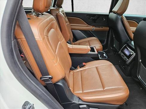 Used 2023 Lincoln Aviator Reserve w/ Equipment Group 201A RWD image 19