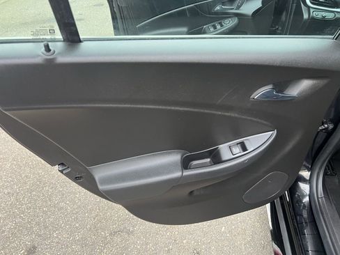 Used 2018 Chevrolet Volt LT w/ Comfort Package image 17