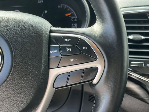 Used 2022 Jeep Grand Cherokee Laredo X image 13