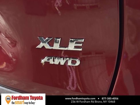 Used 2025 Toyota RAV4 XLE image 12