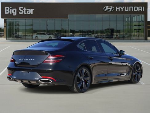 Used 2022 Genesis G70 3.3T image 4