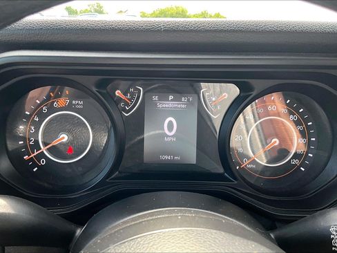 Used 2024 Jeep Wrangler Sport AWD/4WD image 24