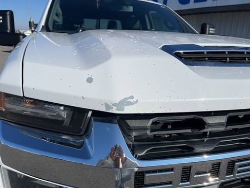 Used 2022 Chevrolet Silverado 3500 LT image 2