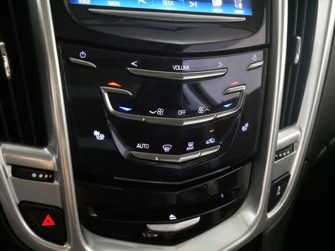 Used 2013 Cadillac SRX Luxury image 23