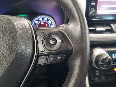 Used 2021 Toyota RAV4 XLE Premium w/ Carpet Mat Package (TMS) image 24