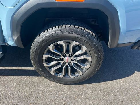 New 2026 GMC Canyon Denali image 8