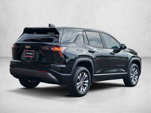 Certified 2025 Chevrolet Equinox LT FWD image 8