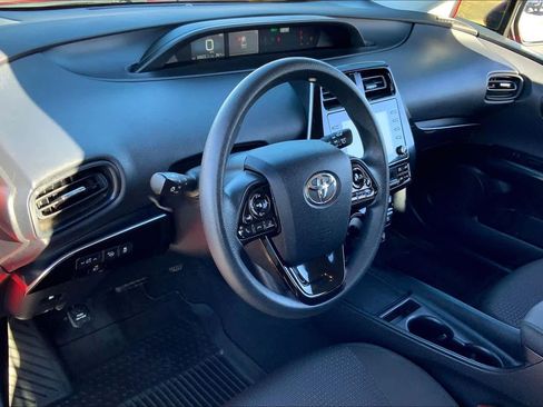 Certified 2022 Toyota Prius LE image 14