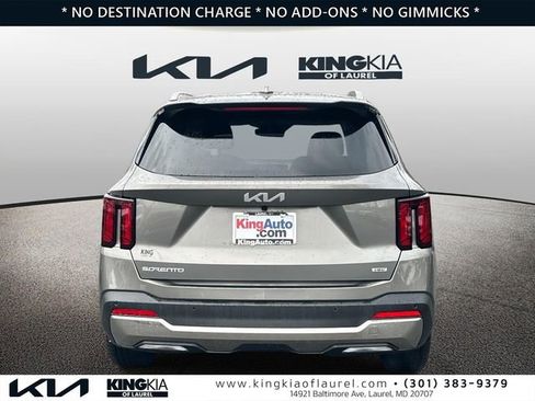 Used 2025 Kia Sorento EX image 24