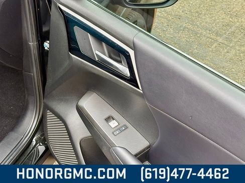 Used 2022 Mitsubishi Outlander SE image 25