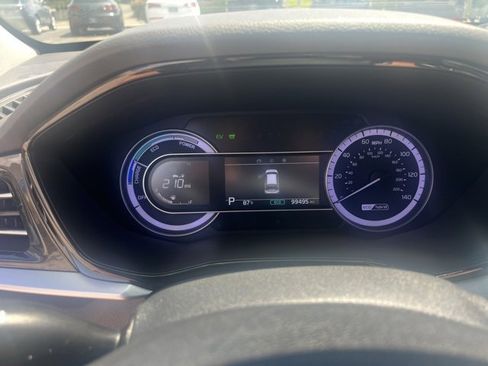 Used 2022 Kia Niro LX image 17