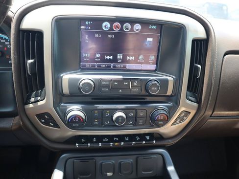 Used 2019 GMC Sierra 2500 Denali w/ Duramax Plus Package AWD/4WD image 11