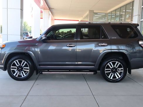 Used 2018 Toyota 4Runner Limited AWD/4WD image 4