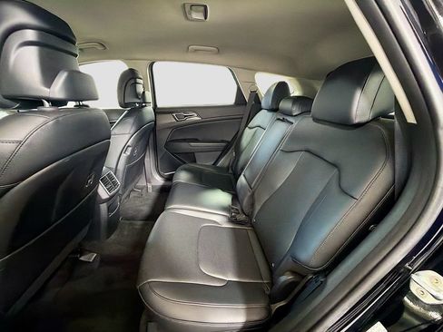 Used 2023 Kia Sportage EX FWD image 25