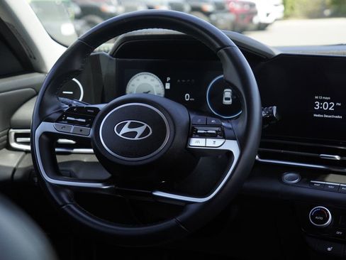 Used 2024 Hyundai Elantra Limited FWD image 28