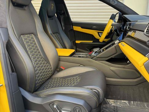Used 2021 Lamborghini Urus image 46