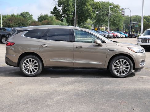 Used 2020 Buick Enclave Premium w/ Sun and Sites Package image 10