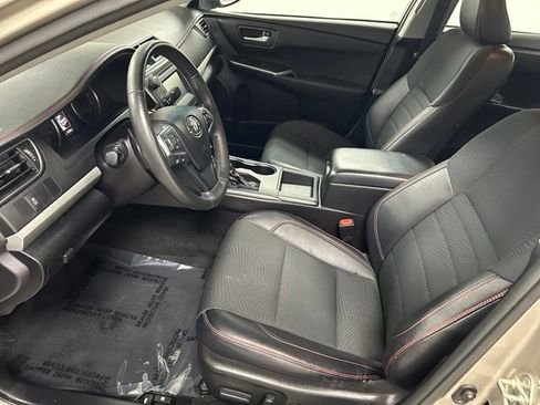 Used 2017 Toyota Camry SE FWD image 12