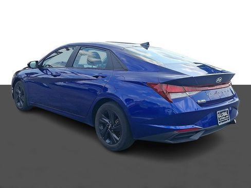 Used 2023 Hyundai Elantra SEL FWD image 5