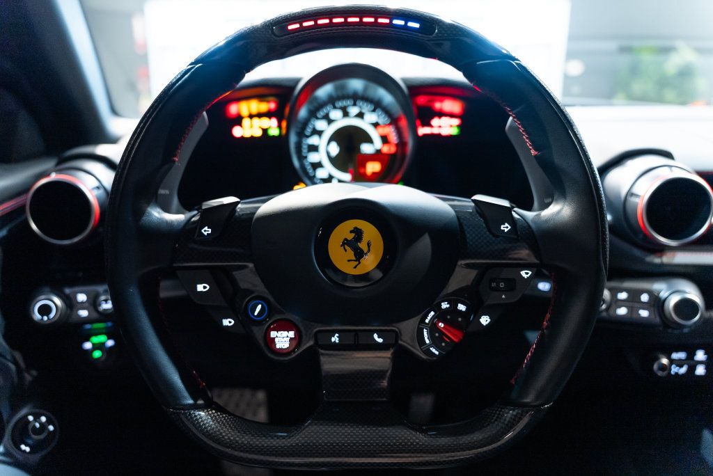 Used 2020 Ferrari 812 Superfast RWD image 5
