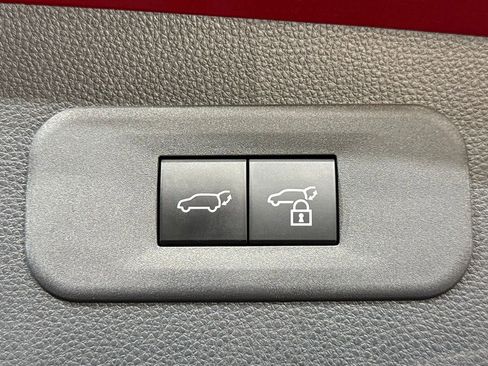 Used 2025 Toyota Crown Signia w/ Advanced Technology Package AWD/4WD image 33