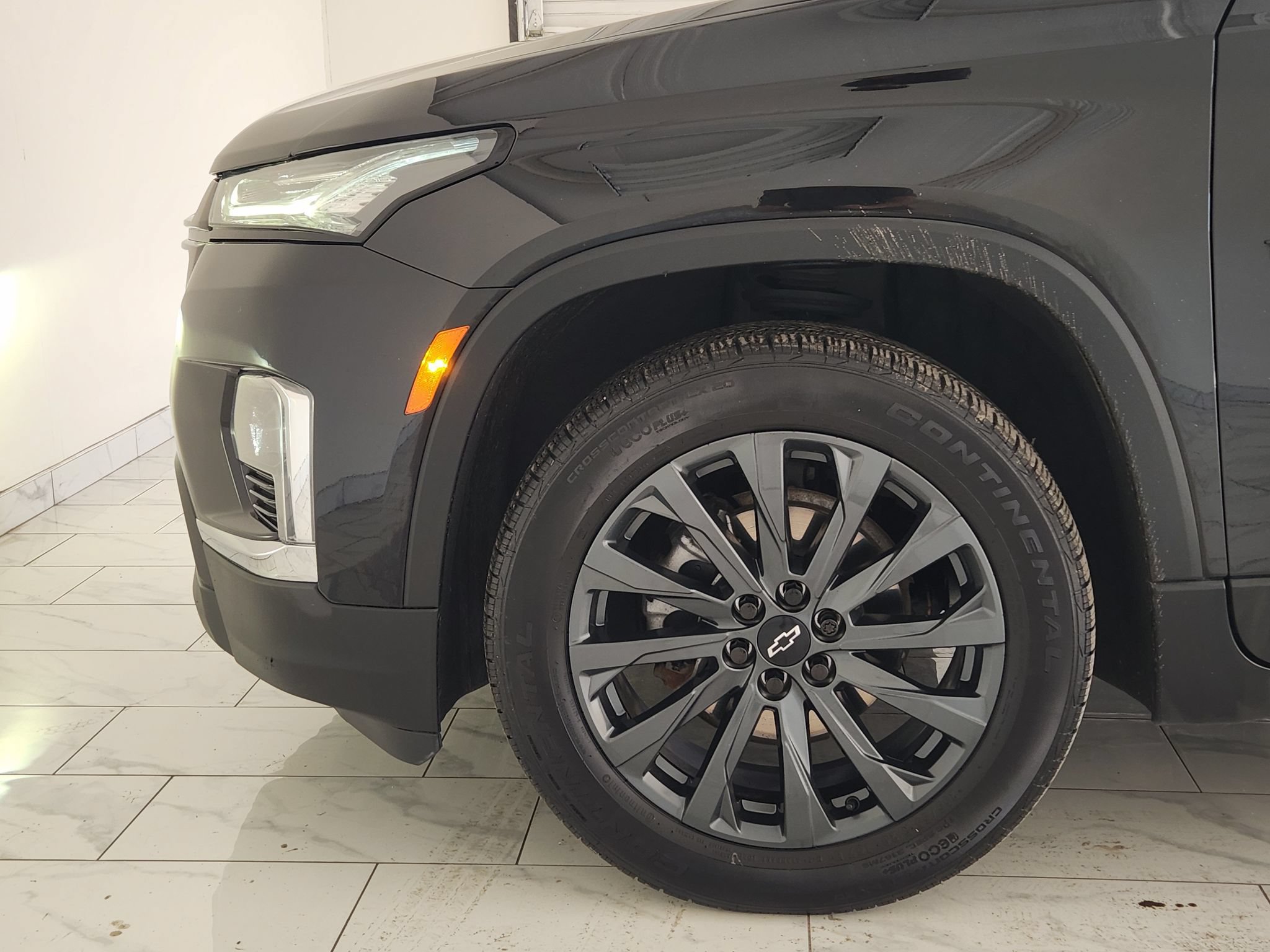 Used 2023 Chevrolet Traverse RS FWD image 8