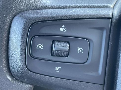 Used 2020 Chevrolet Silverado 1500 Custom w/ Custom Value Package AWD/4WD image 19