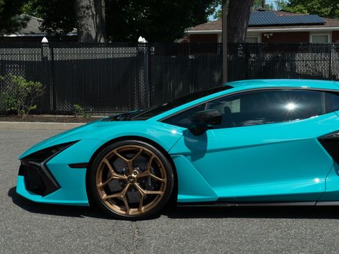 Used 2024 Lamborghini Revuelto AWD/4WD image 36