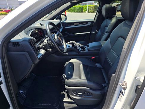 Used 2024 Porsche Cayenne S AWD/4WD image 21