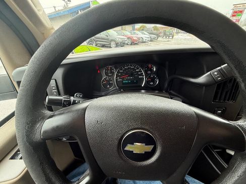 Used 2016 Chevrolet Express 2500 Extended image 13