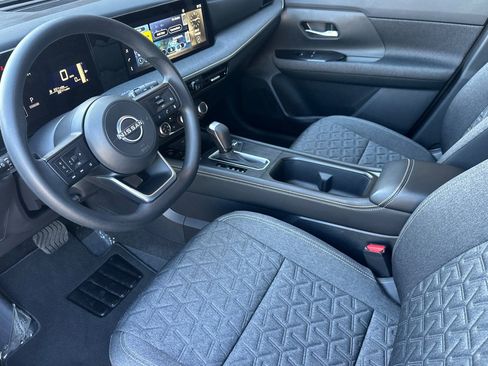 Certified 2025 Nissan Kicks SV image 10