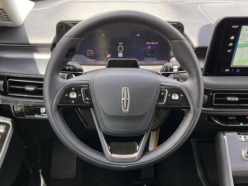 New 2026 Lincoln Aviator 2WD image 9