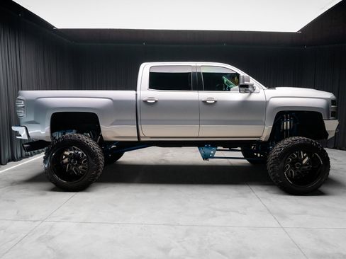 Used 2016 Chevrolet Silverado 2500 LTZ w/ Duramax Plus Package AWD/4WD image 15