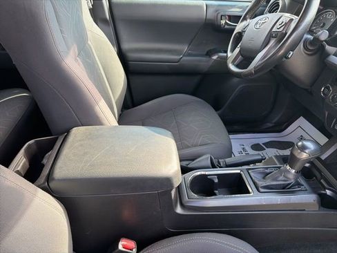 Used 2016 Toyota Tacoma TRD Sport w/ Premium & Technology Package image 27