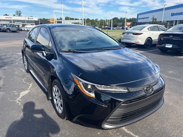 Used 2023 Toyota Corolla LE w/ Carpet Mat Package (TMS) FWD image 5