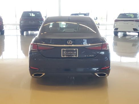 Used 2025 Lexus ES 350 Ultra Luxury w/ Accessory Package (Z2) FWD image 9