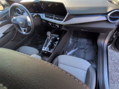 Used 2024 Chevrolet Trax LT w/ Driver Confidence Package image 24