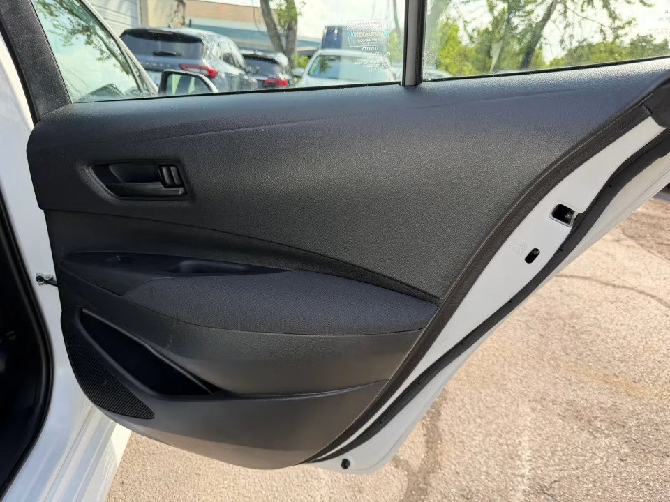Used 2022 Toyota Corolla LE FWD image 20