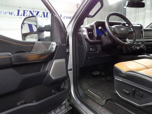 Used 2023 Ford F450 Platinum w/ FX4 Off-Road Package AWD/4WD image 51