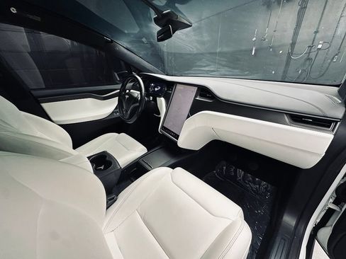 Used 2018 Tesla Model X 75D AWD/4WD image 19