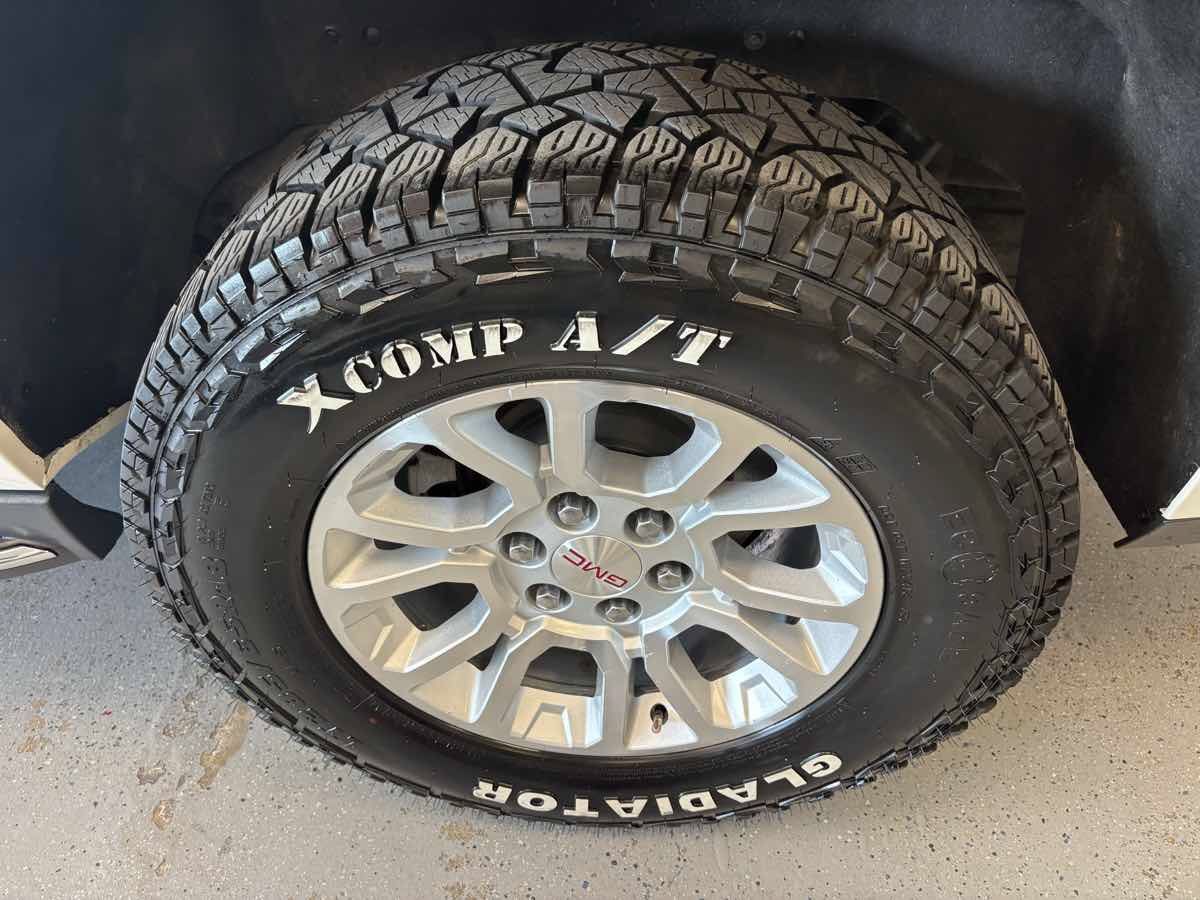 Used 2015 GMC Yukon XL SLT w/ Open Road Package RWD image 29