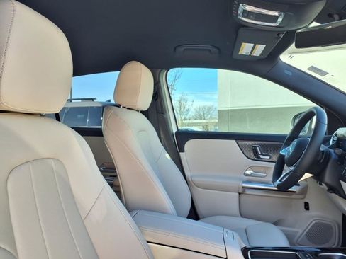 Used 2025 Mercedes-Benz GLA 250 image 9