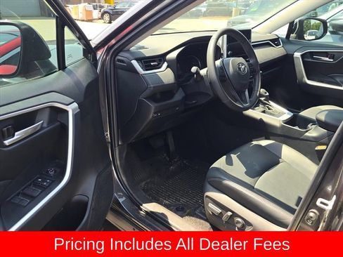 Used 2023 Toyota RAV4 XLE Premium FWD image 4