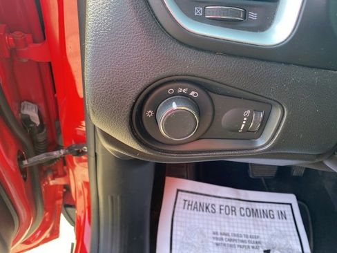 Used 2020 Jeep Renegade Sport image 19