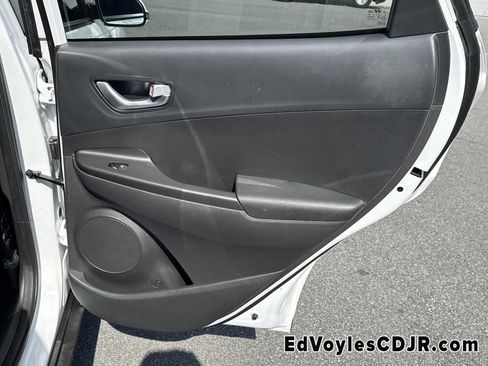 Used 2023 Hyundai Kona SEL w/ Convenience Package image 21