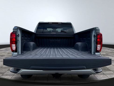 Used 2025 GMC Sierra 1500 Elevation w/ LPO, Elevation Black Package AWD/4WD image 9