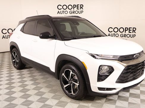 Used 2023 Chevrolet TrailBlazer RS w/ Sun and Liftgate Package FWD image 1