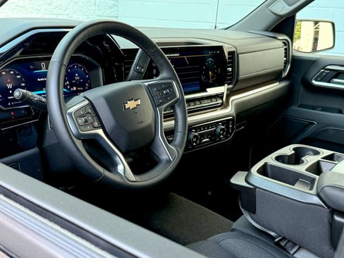 Certified 2026 Chevrolet Silverado 1500 LT AWD/4WD image 14