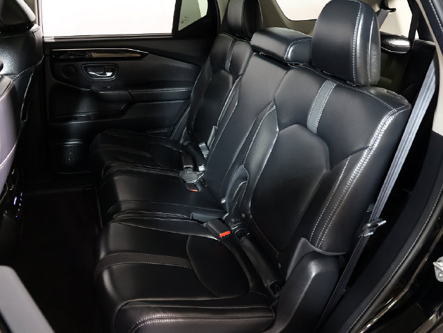 Used 2024 Honda Pilot Touring image 13