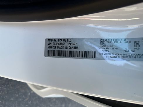 New 2026 Chrysler Pacifica Select w/ S Appearance Package AWD/4WD image 22